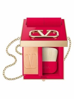Valentino Go-Clutch on the move perfecting powder in light-medium 03